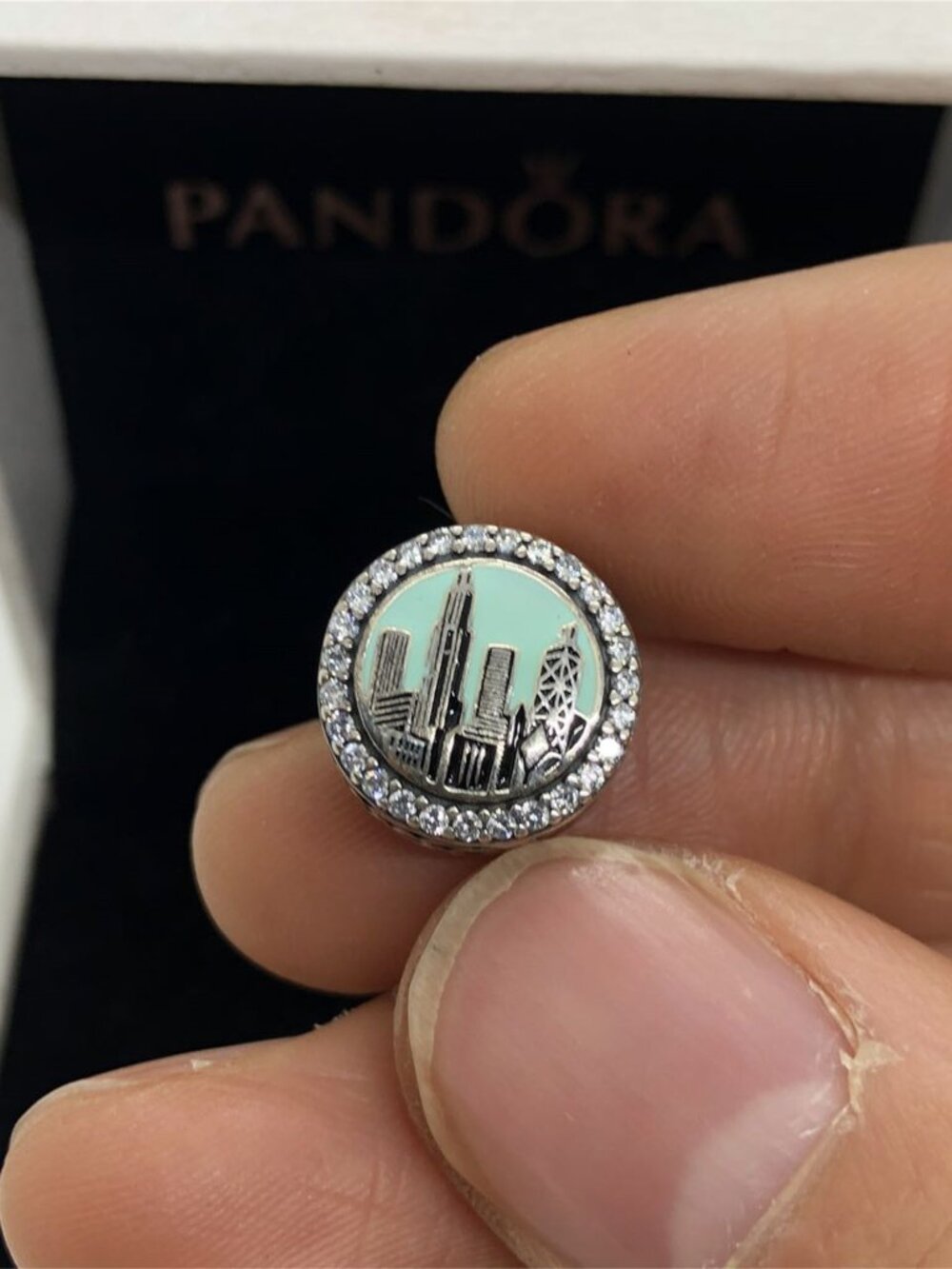 ✨🔥Pandora Chicago Exclusive City Button Charm
